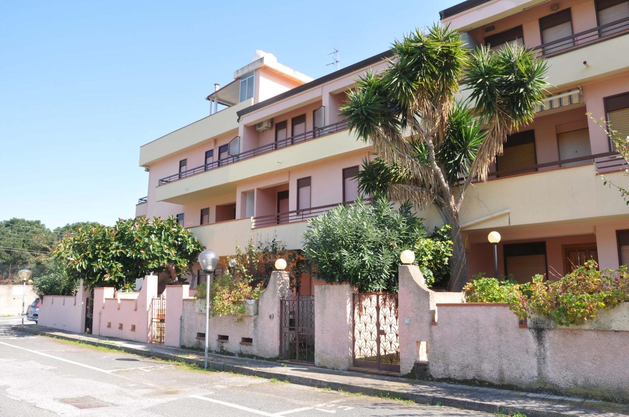 Ferienwohnung Casa Benny Difronte Al Mare Oliveri Exterior foto